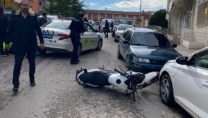 dur ihtarina uymadi 2 polis yaralandi VXYGgOVh.jpg