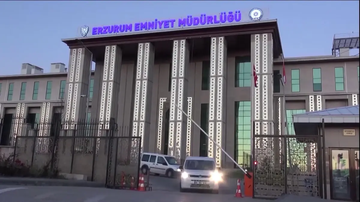 duvara tirmanan supheli yakalandi HtUEPVIR.jpg