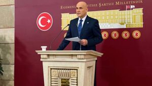 iyi partili comeze pkklilardan tehdit bu alcaklar tehdit mesajlari gonderilebiliyorsa devlet artik bir anlamdacokmus demektir ehk8atMP.jpg