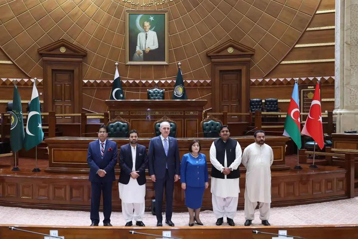 tbmm baskani numan kurtulmus pakistanda pencap eyalet meclisini ziyaret etti jO197NSP.jpg